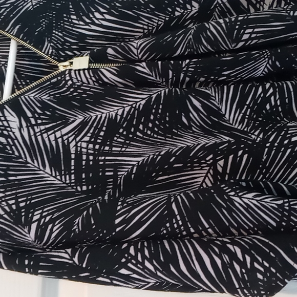 Michael kors black and grey palm leaf design blouse size L/XL - Picture 2 of 7